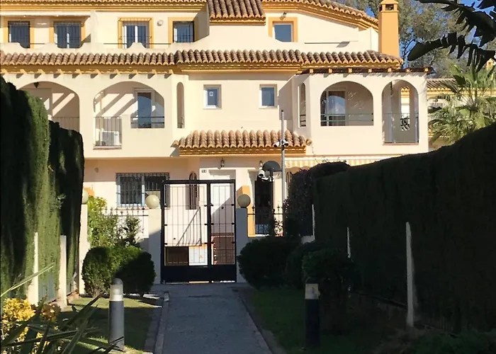 Feriehus Beachside Townhouse - Sleeps 8 Marbella