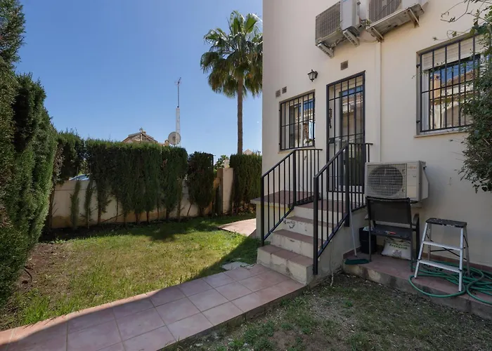 Beachside Townhouse - Sleeps 8 Feriehus