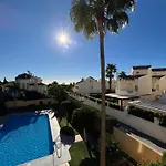 Beachside Townhouse - Sleeps 8 Marbella