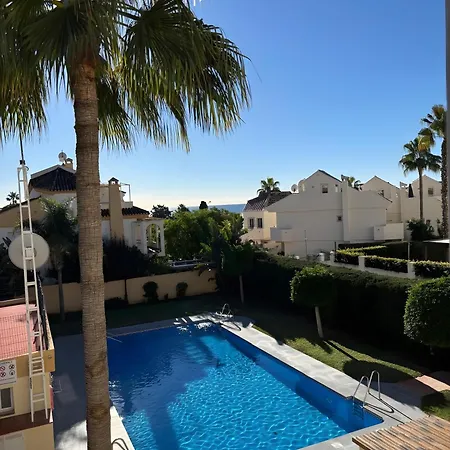 Beachside Townhouse - Sleeps 8 펜션