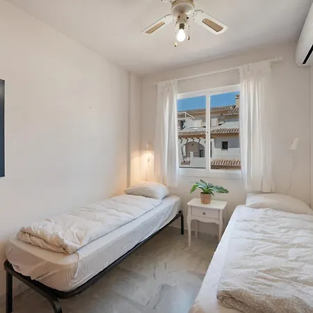 Holiday home Beachside Townhouse - Sleeps 8 *