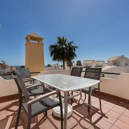 Beachside Townhouse - Sleeps 8