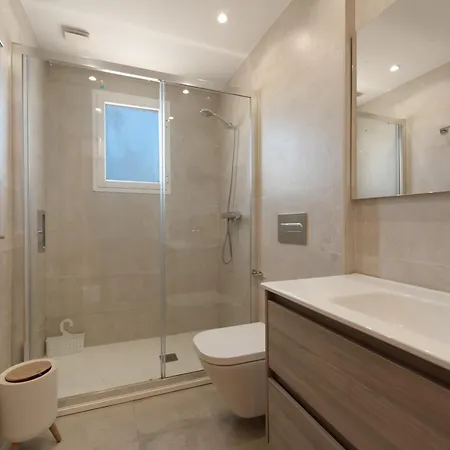 بيت للعطل Beachside Townhouse - Sleeps 8 ماربيا