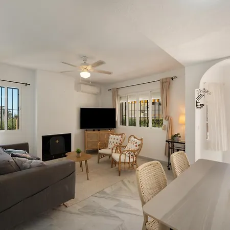 Beachside Townhouse - Sleeps 8