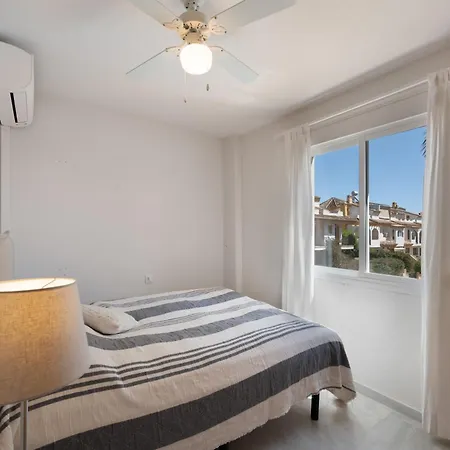 Σπίτι διακοπών Beachside Townhouse - Sleeps 8 *