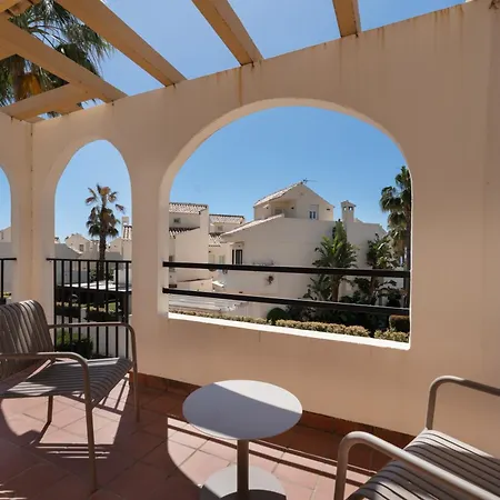 Beachside Townhouse - Sleeps 8 بيت للعطل