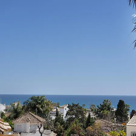 Beachside Townhouse - Sleeps 8 ماربيا