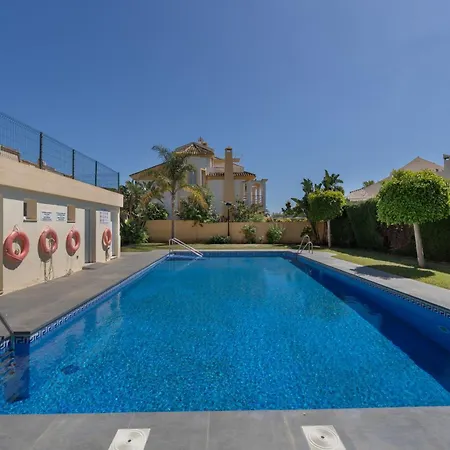 Beachside Townhouse - Sleeps 8 * ماربيا