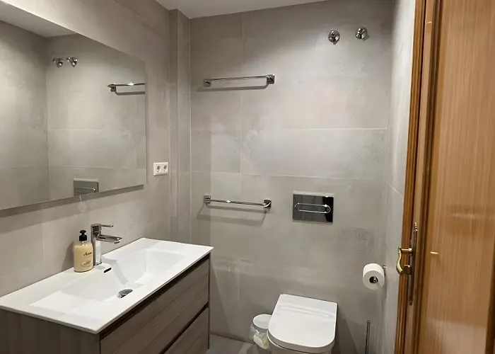 Beachside Townhouse - Sleeps 8 * מארבלה