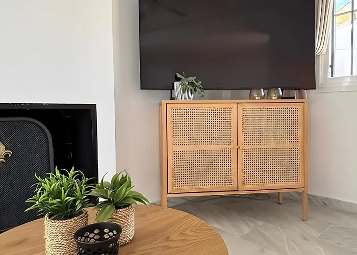 Beachside Townhouse - Sleeps 8 Будинок відпочинку *