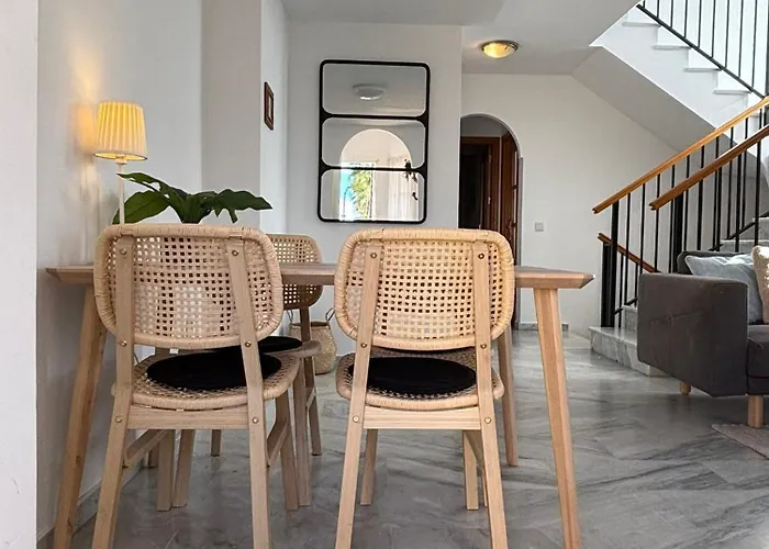 Beachside Townhouse - Sleeps 8 בית נופש *