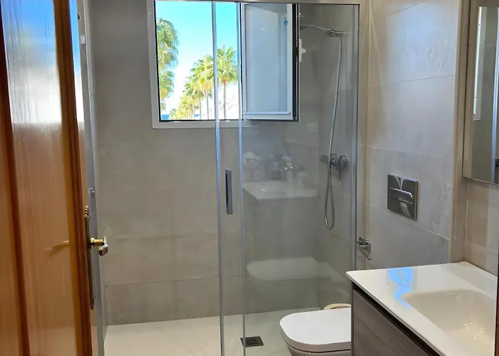 Будинок відпочинку Beachside Townhouse - Sleeps 8 *