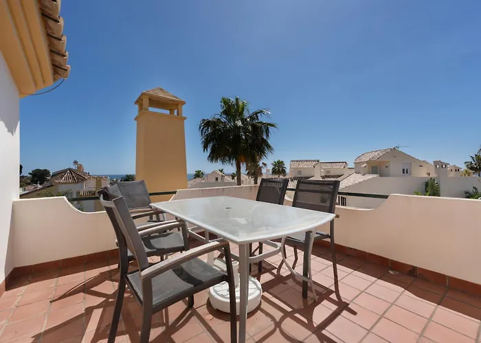 Beachside Townhouse - Sleeps 8 Holiday home *