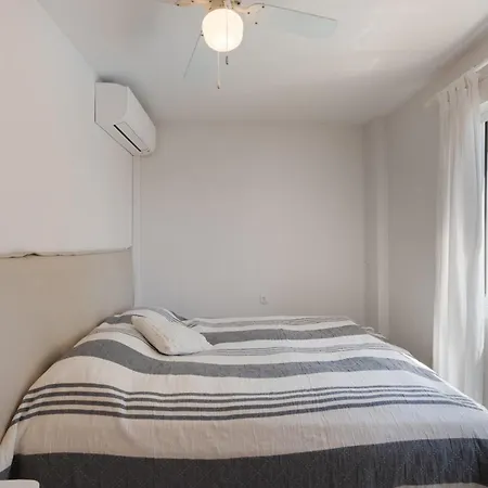 Beachside Townhouse - Sleeps 8 * Марбелья