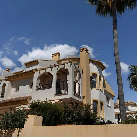 Дом отдыха Beachside Townhouse - Sleeps 8 *
